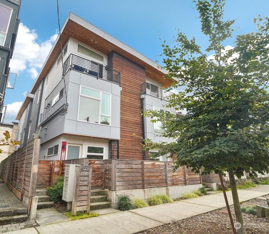 $850,000 | 122 17th Avenue East, Unit C | Capitol Hill