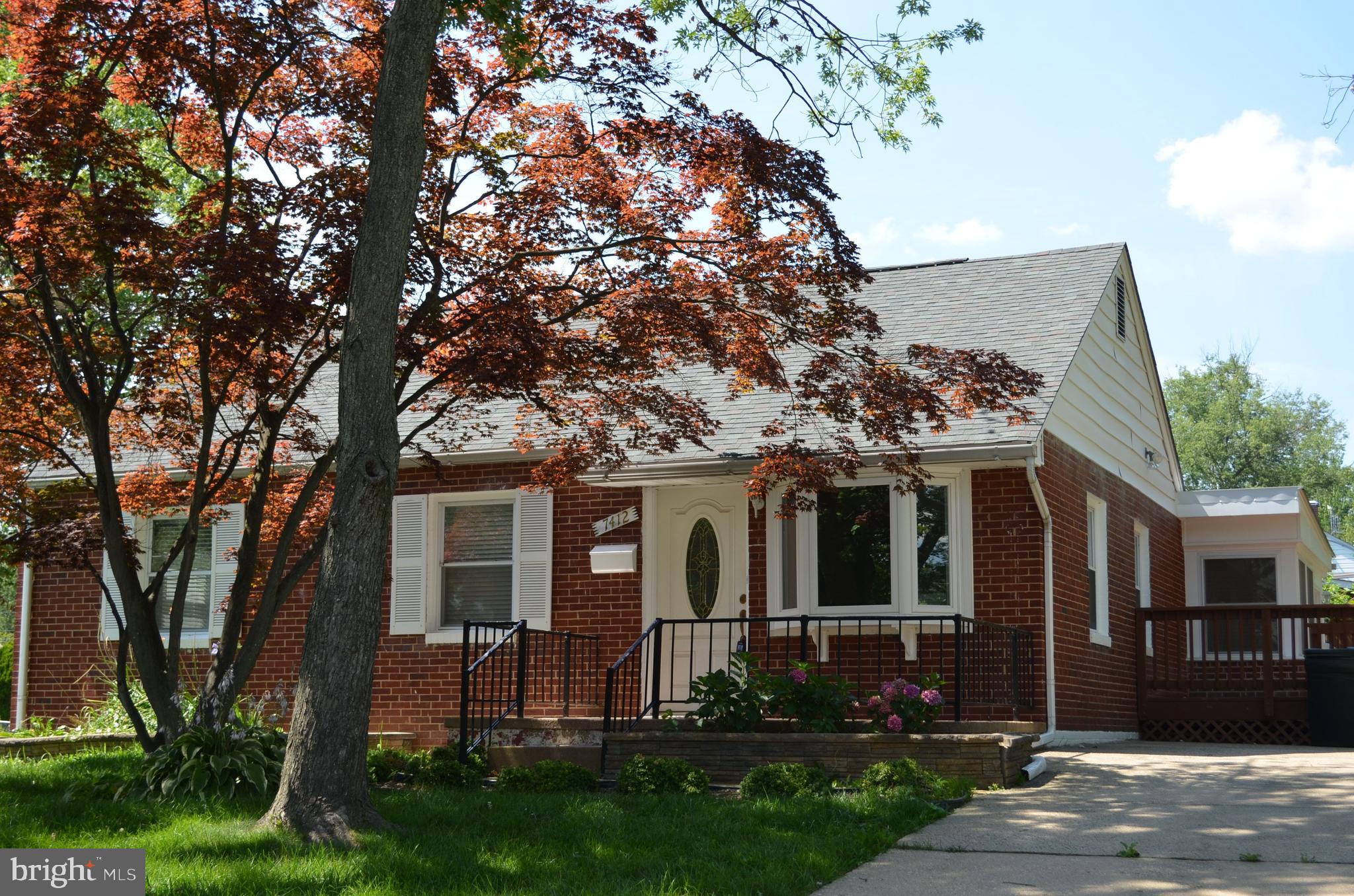 front view of house with a yard