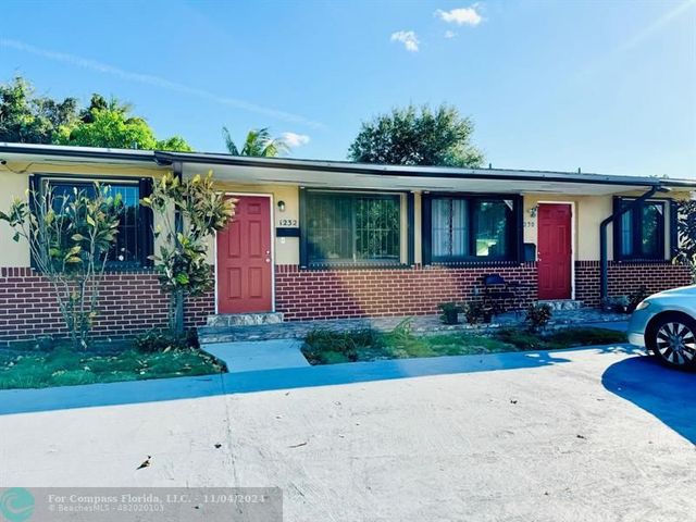 $2,000 | 1230 Northeast 136th Terrace | Central North Miami