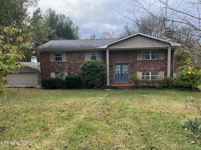 $400,000 | 617 Hardwicke Drive | Crestwood Hills