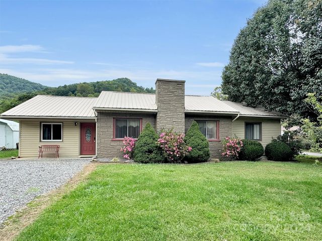 $365,000 | 1208 Allens Creek Road | Waynesville Township - Haywood County