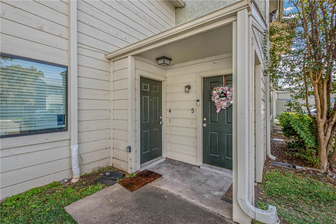 View of property entrance