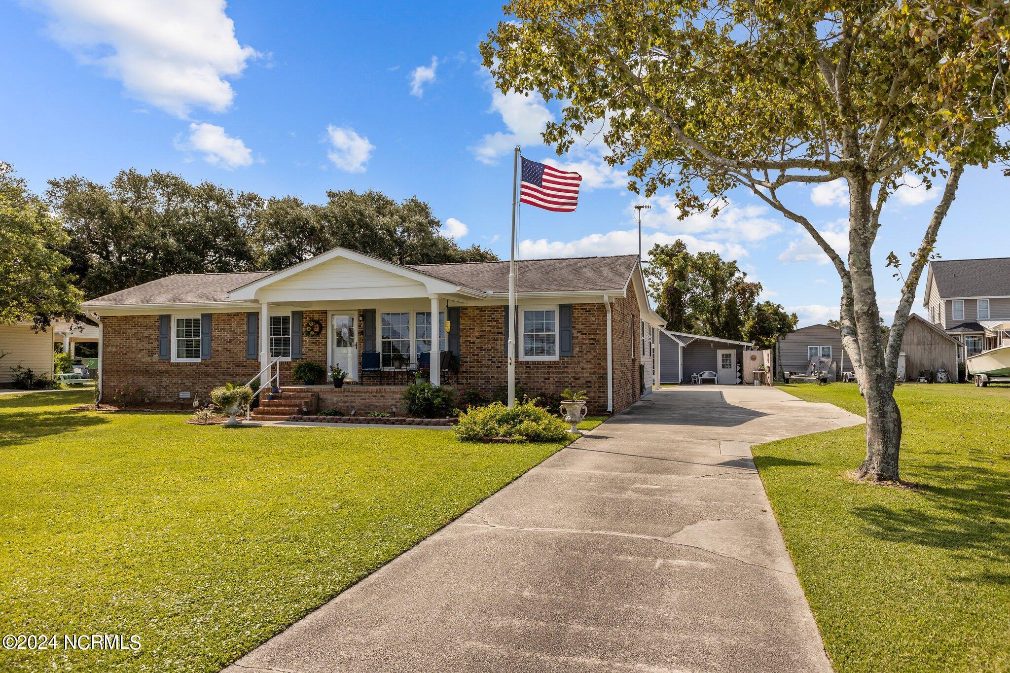 428 Bayview Drive, Harkers Island