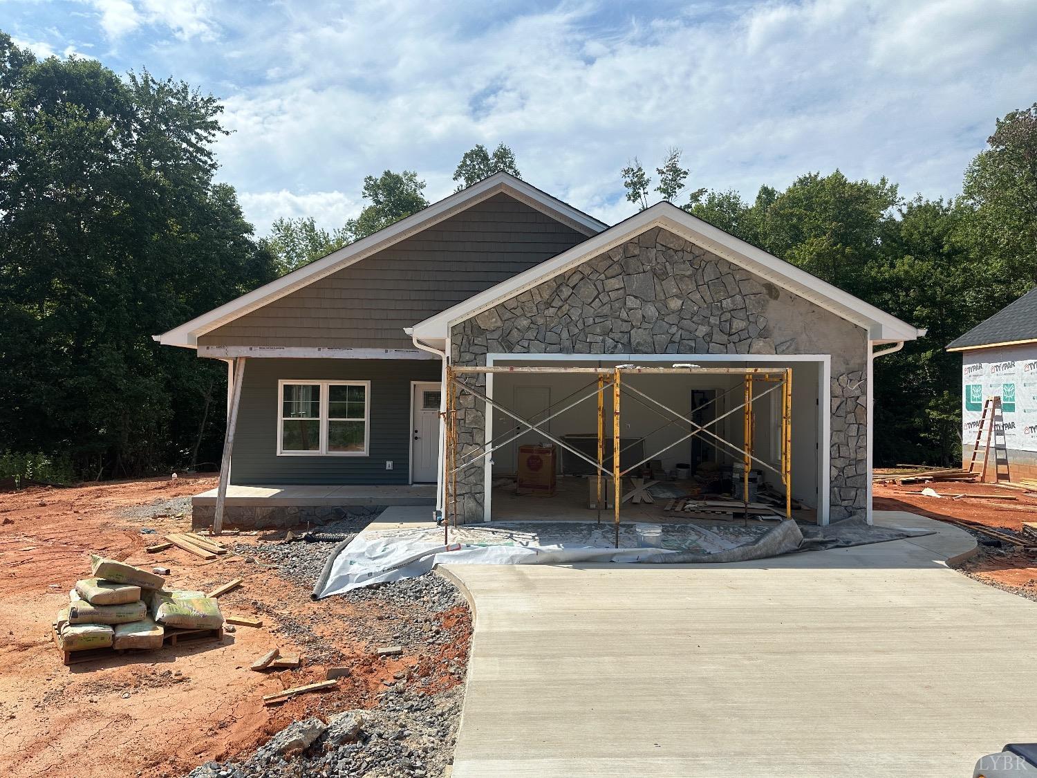 a house view with a outdoor space