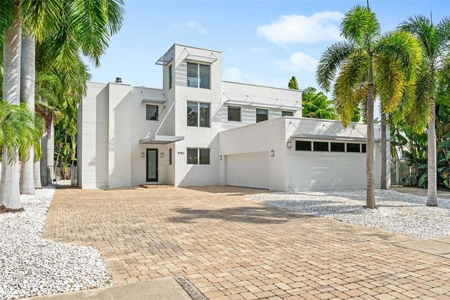 $3,095,000 | 1751 Hawthorne Street | Hudson Bayou