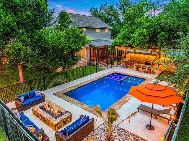 $2,750,000 | 306 South Acorn Street | Fredericksburg