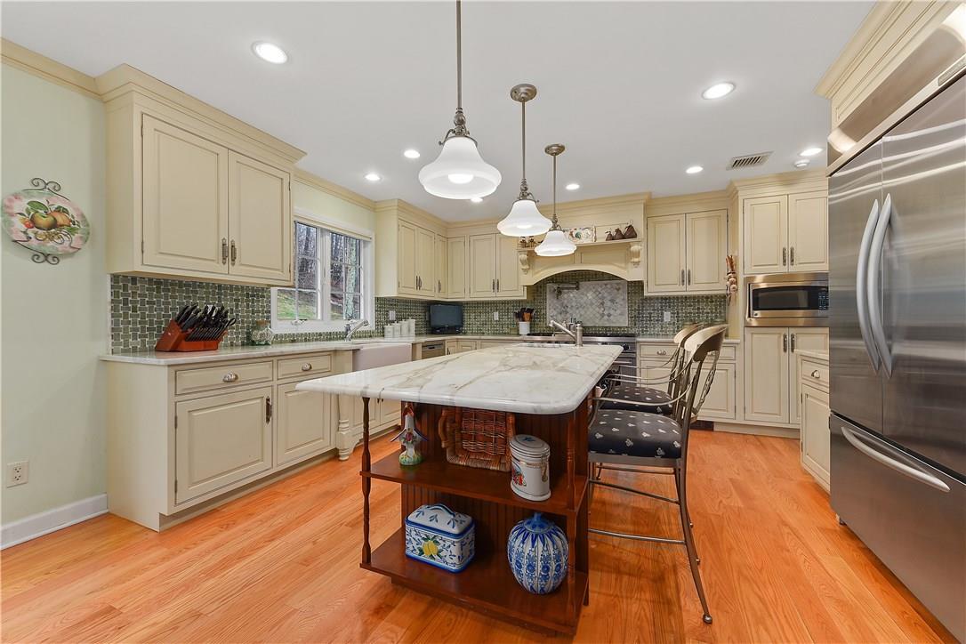 Welcome to 48 Wilner Rd. Beautifully renovated with custom gourmet eat in kitchen.