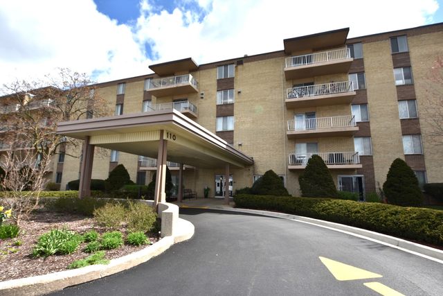 $222,900 | 110 West Butterfield Road, Unit 506S | Royal York