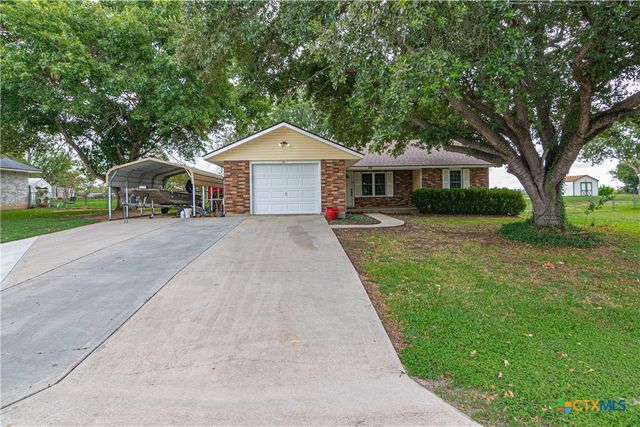 $289,900 | 160 Tanglewood Drive | Seguin