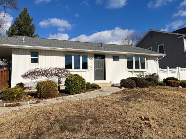 $929,000 | 94 Georgia Drive | Syosset