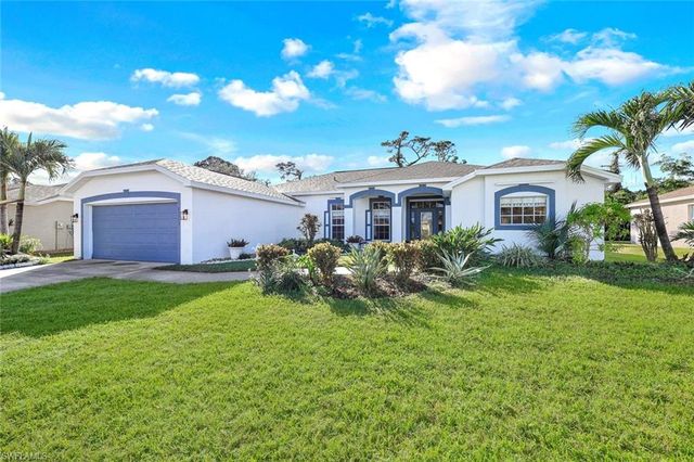 $599,000 | 23353 Olde Meadowbrook Circle | Estero