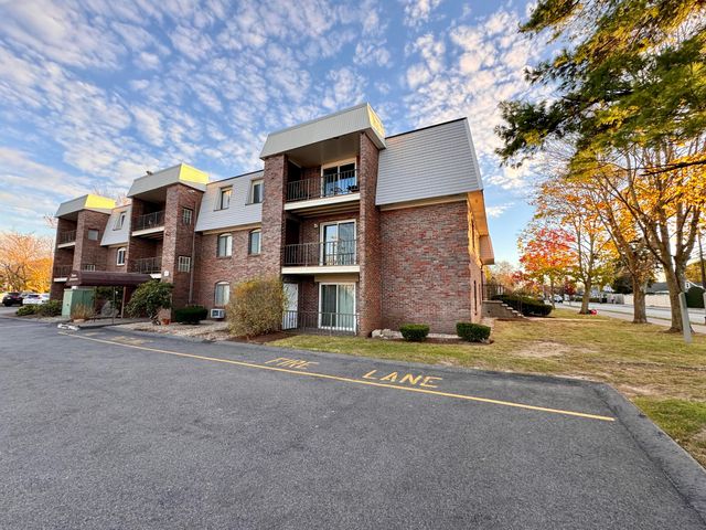 $2,650 | 15 Oak Neck Road, Unit 9 | Hyannis Port