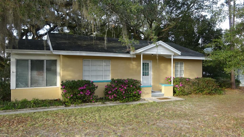 front view of house with a yard