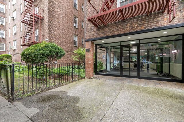 $359,000 | 33-04 91st Street, Unit 5W | Jackson Heights