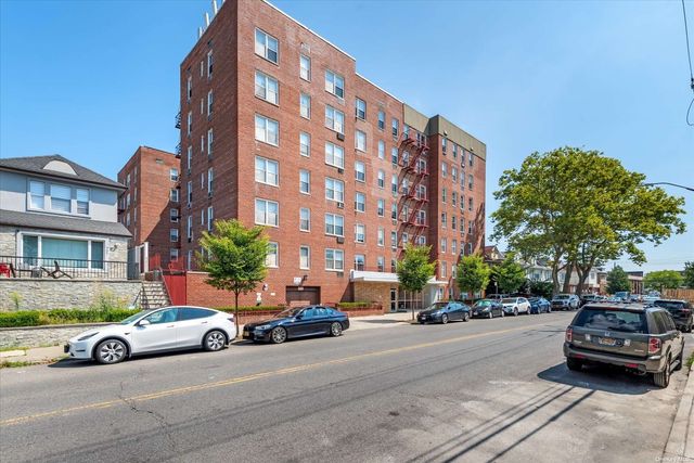 $289,000 | 735 Avenue West, Unit 6J | Sheepshead Bay