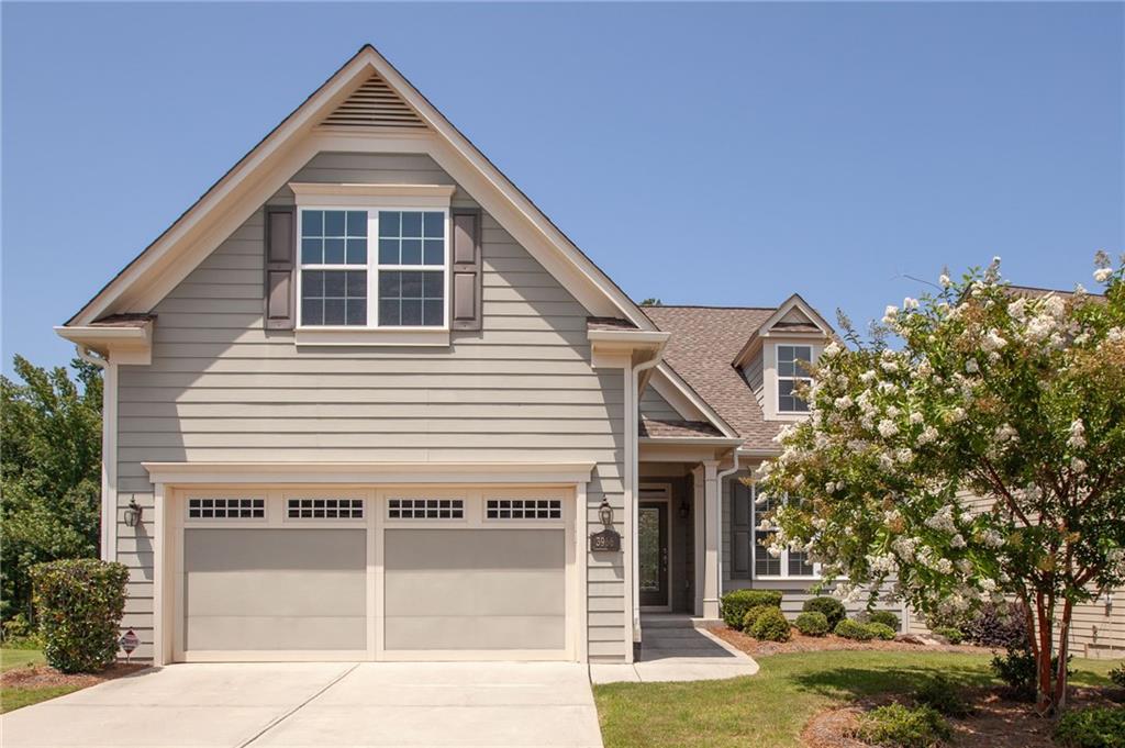 a view of a house with yard