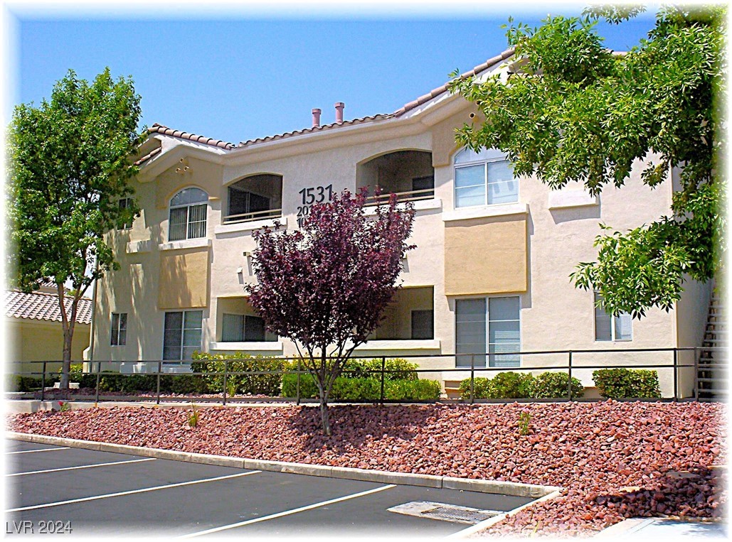 SENSATIONAL SUMMERLIN CONDO FOR RENT!