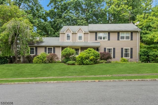 $849,900 | 4 Twin Brook Road | West Caldwell