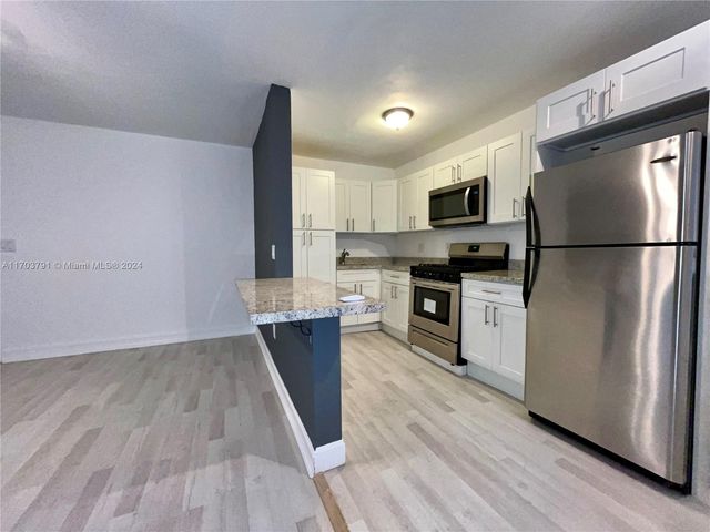 $1,700 | 7928 Harding Avenue, Unit 3 | North Beach