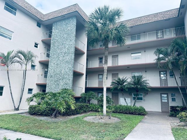 $1,900 | 2420 Southwest 81st Avenue, Unit 103 | Arrowhead Condominium