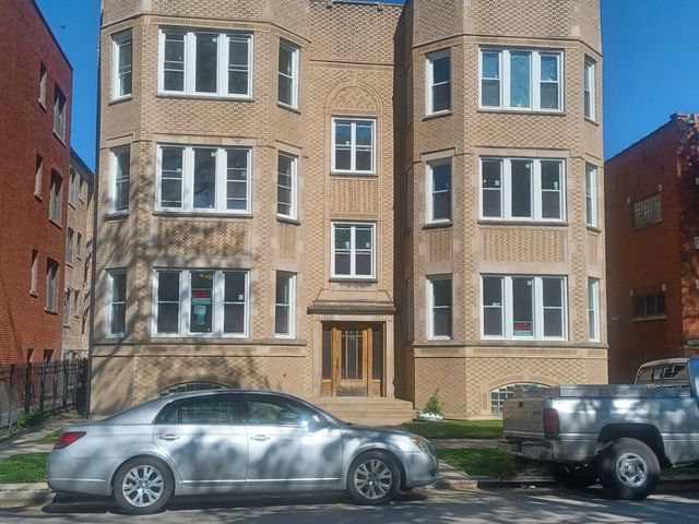 $1,650 | 7309 South Bennett Avenue, Unit 2 | South Shore