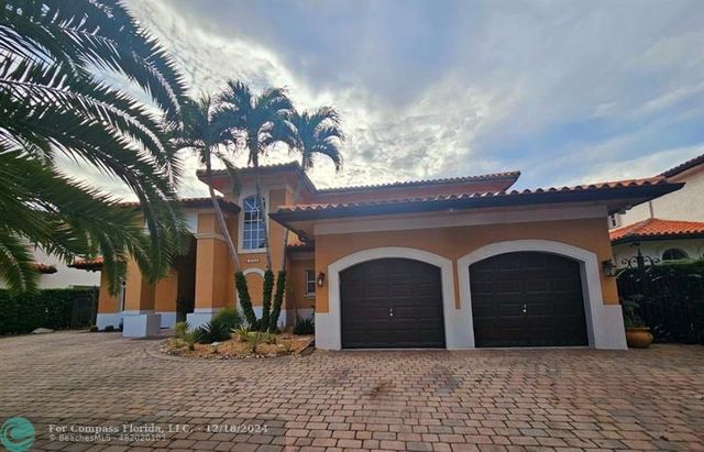 $1,200,000 | 15704 Northwest 81st Court | Miami Lakes