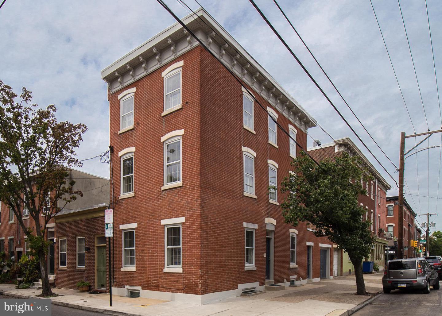 a view of a building the street