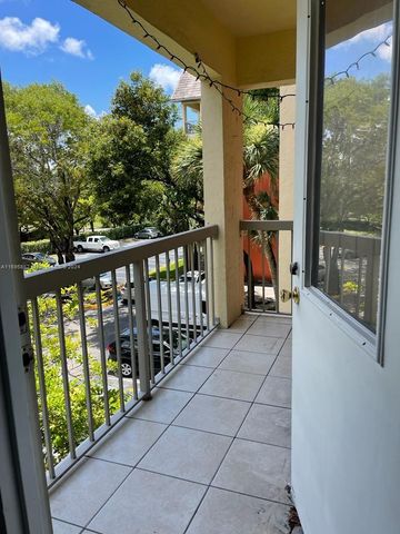 $1,900 | 8120 Geneva Court, Unit 352 | Doral