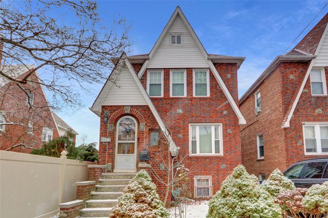 $1,098,000 | 2445 Yates Avenue | Bronxwood