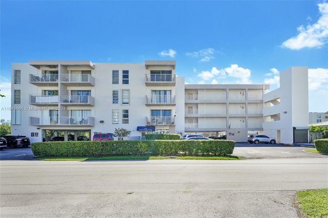 $1,950 | 3716 Northeast 168th Street, Unit 302 | Eastern Shores