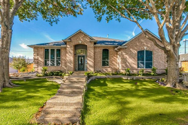 $560,000 | 1606 Sarah Brooks Drive | Keller