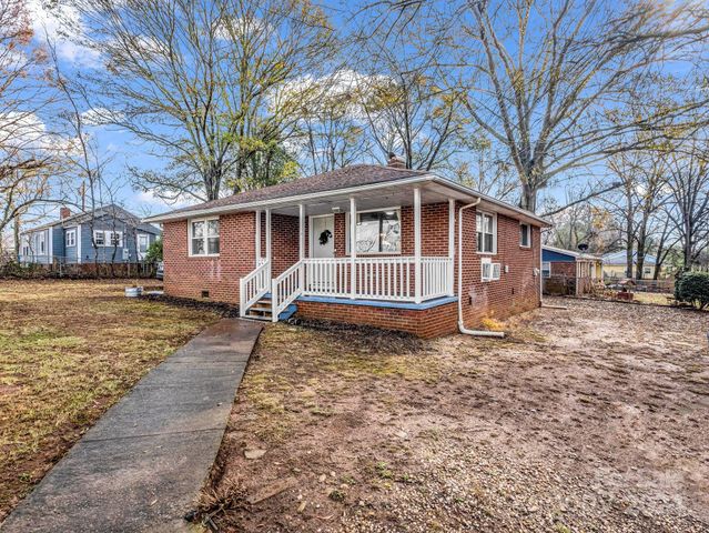 $185,000 | 115 Hill Street | Forest City