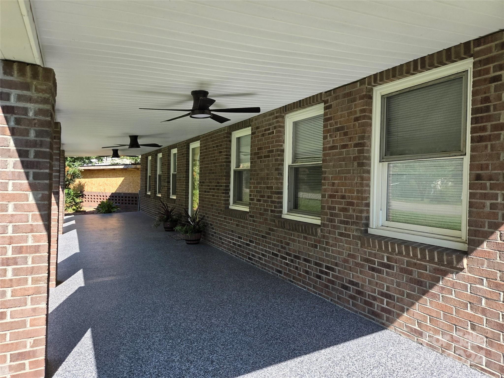 a view of entryway front of house