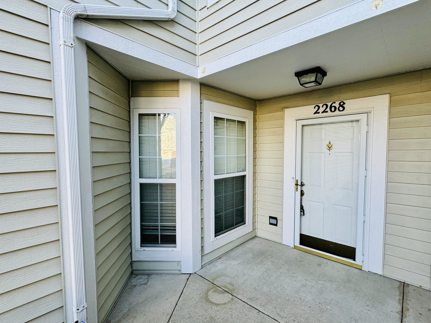 a view of entryway with a hallway