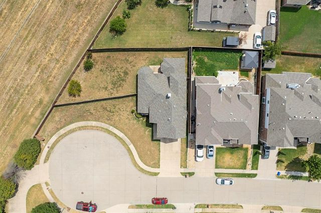 $450,000 | 2711 Eastland Drive | Grand Prairie