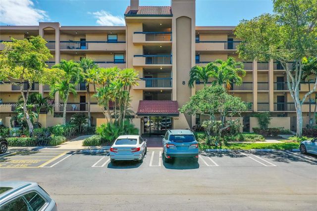 $379,900 | 500 Egret Circle, Unit 8205 | Lavers Delray Racquet Club