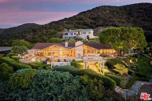 $4,195,000 | 15 Pinecrest Road | East Thousand Oaks