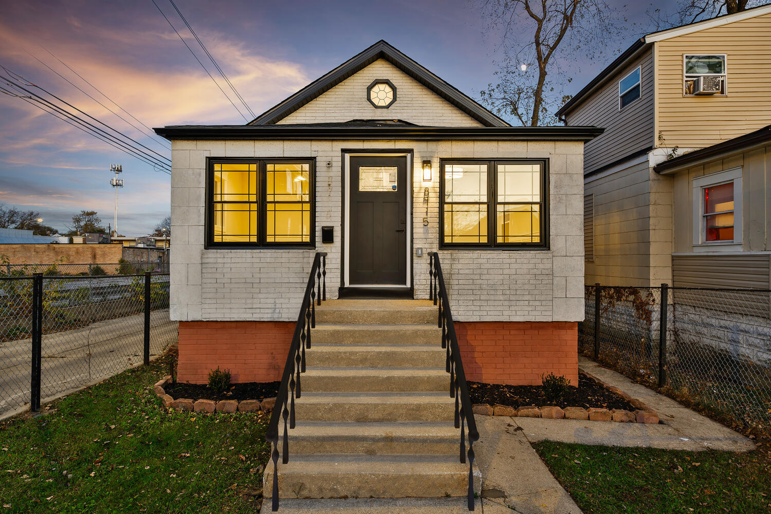 a view of entryway front of house