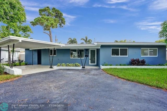 $739,500 | 121 Southeast 8th Street | Garden Isles