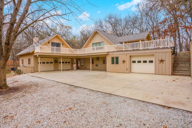 $399,900 | 16758 East Cheyenne Road | Randolph Township - McLean County