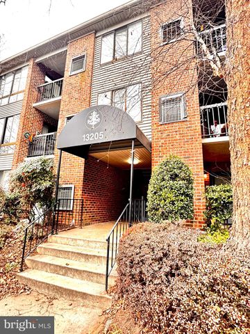 $290,000 | 13205 Chalet Place, Unit 6104 | Farmingdale