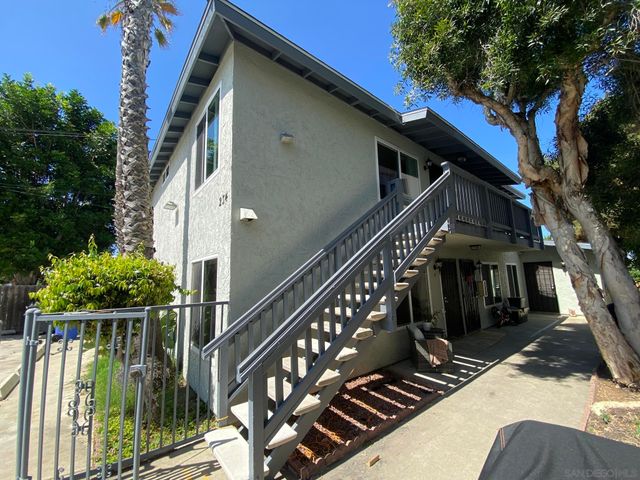 $2,300,000 | 234 Dahlia Avenue | Southern San Diego