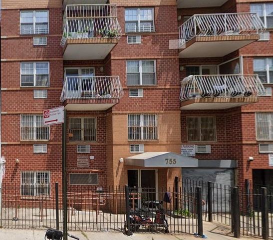 $660,000 | 755 40th Street, Unit 3B | Sunset Park