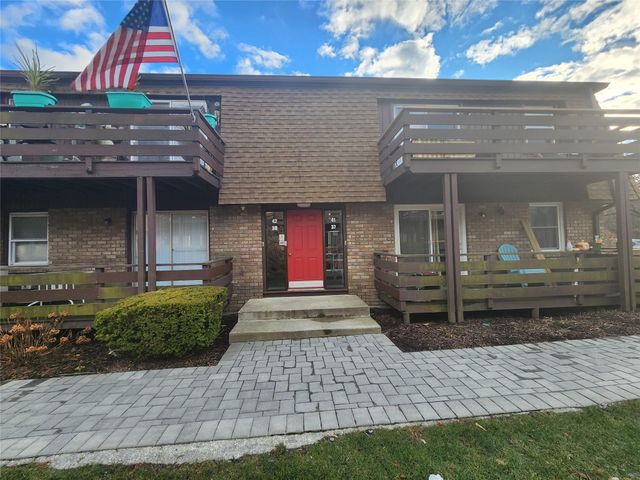 $359,000 | 38 New Holland Village | Nanuet