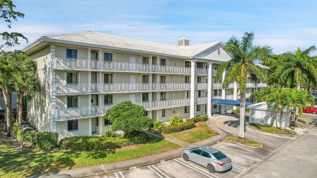 $329,900 | 2621 Village 403 Boulevard, Unit 403 | The Villages of Palm Beach Lakes