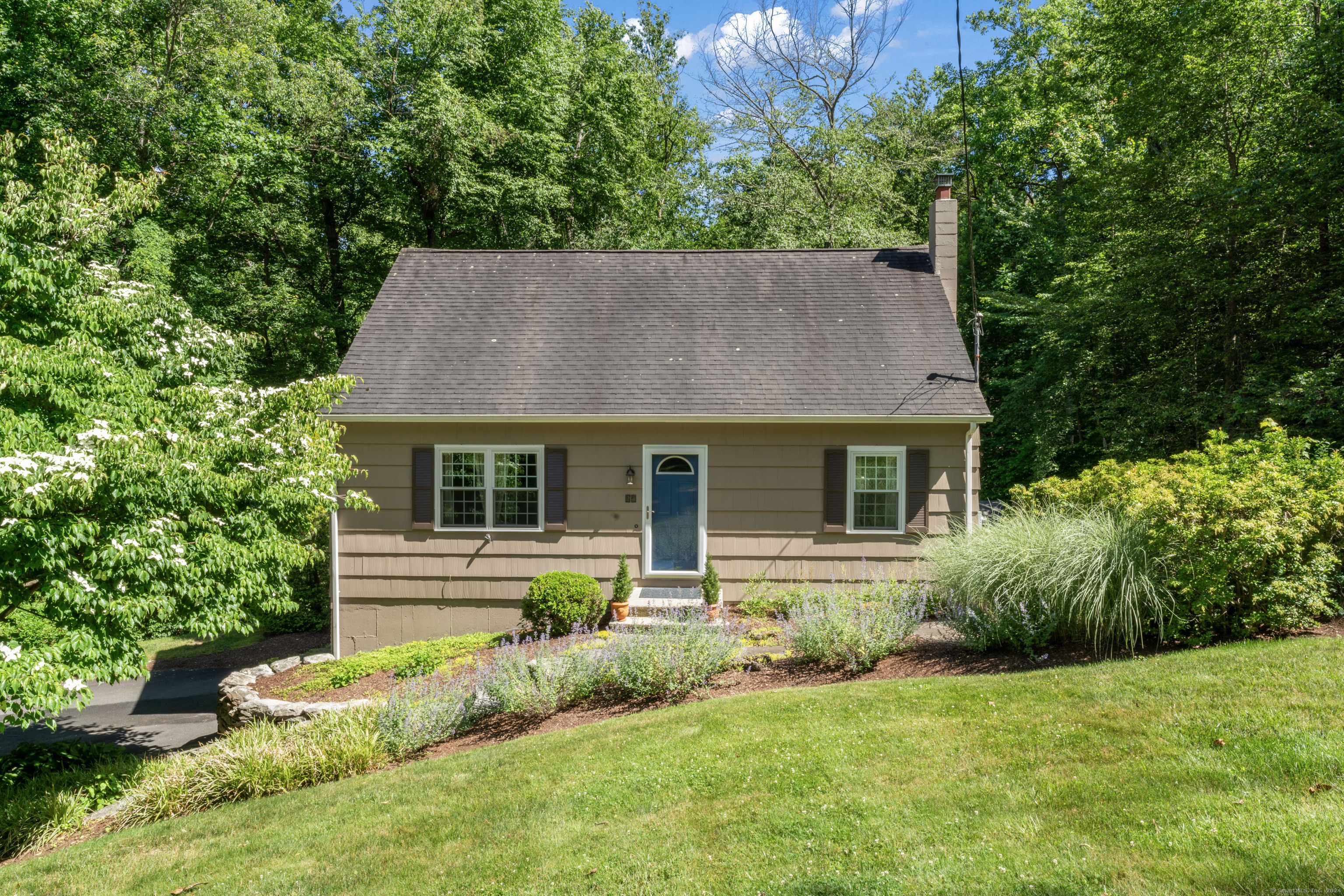 front view of house with a yard