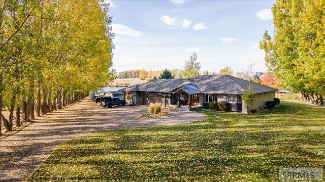 $1,295,000 | 984 West Riverview Drive