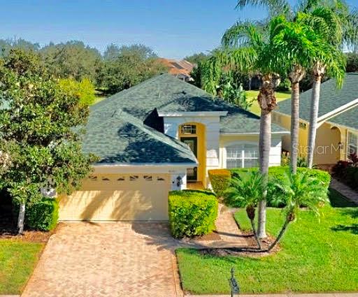 a view of a yard in front of house