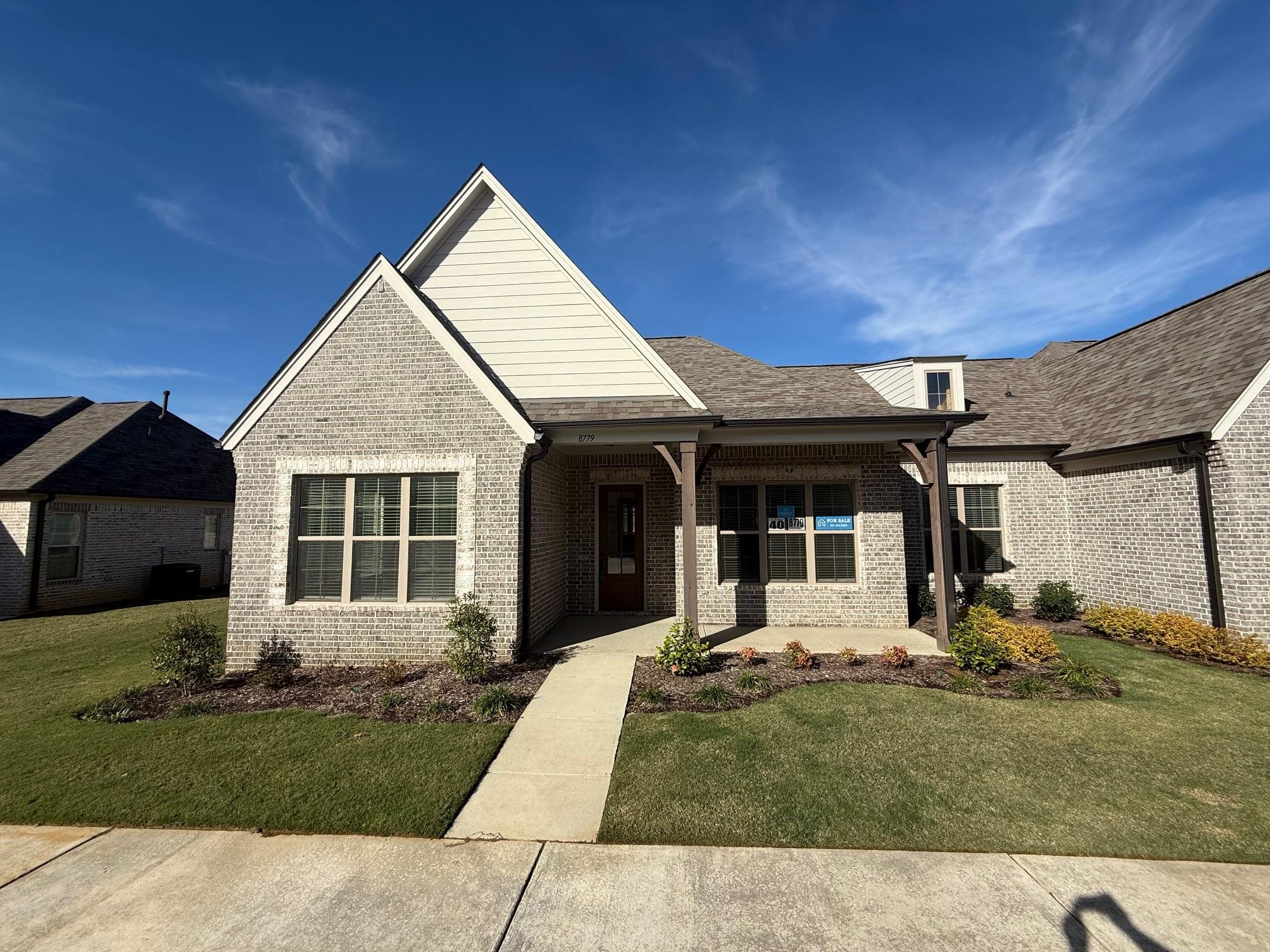 View of front of house featuring a front lawn