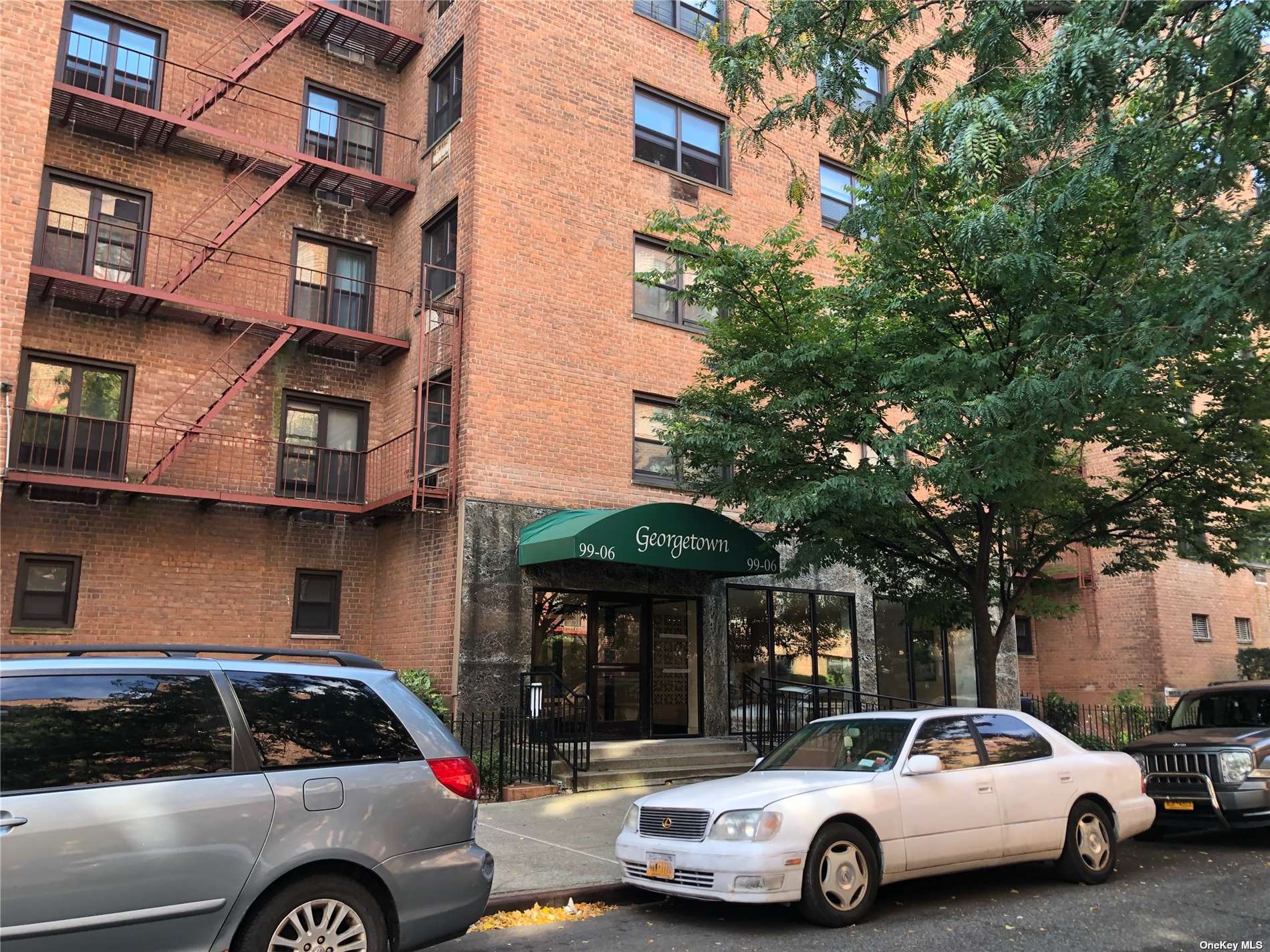 a car parked in front of a building